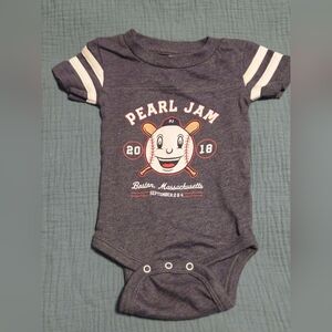 Rabbit Skins Pearl Jam Boston 2018 Concert Onesie Size Newborn